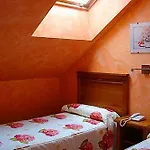 Pugide Hotel 2*