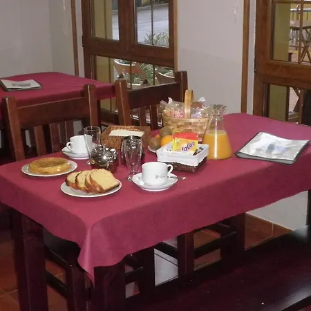 Pugide Hotell 2*