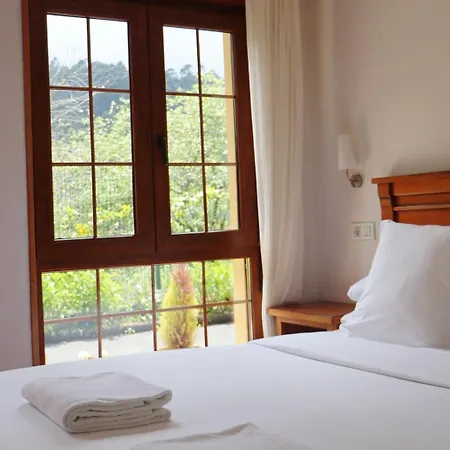 Pugide Hotel 2*