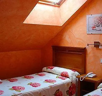 Pugide Hotell 2*