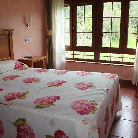 Hotel Pugide 2*