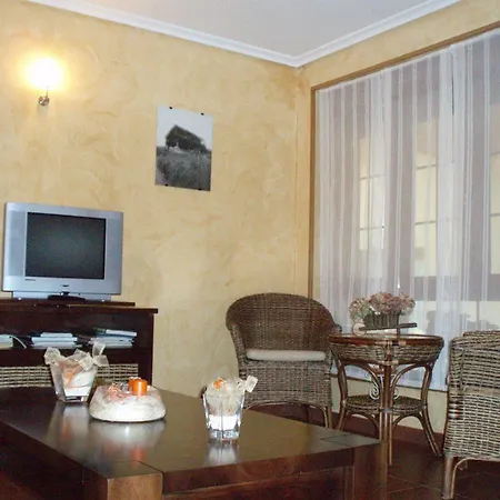 Pugide Hotel 2*