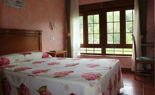 Hotel Pugide 2*